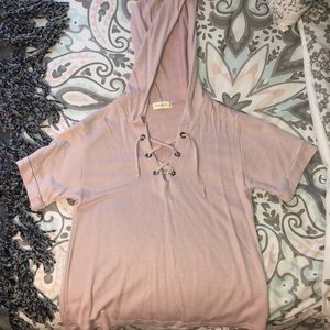 Shortsleeved sweater with corset neck